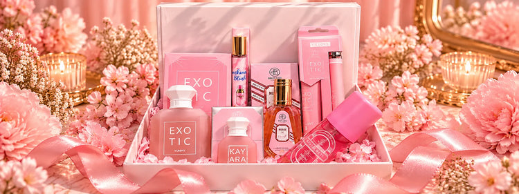 Bannière de la collection Coffrets à petits prix SMOGSENTEUR, présentant un coffret parfumé rose Pink Girly avec parfums et produits parfumés, dans un univers féminin et élégant aux tons roses et dorés.
