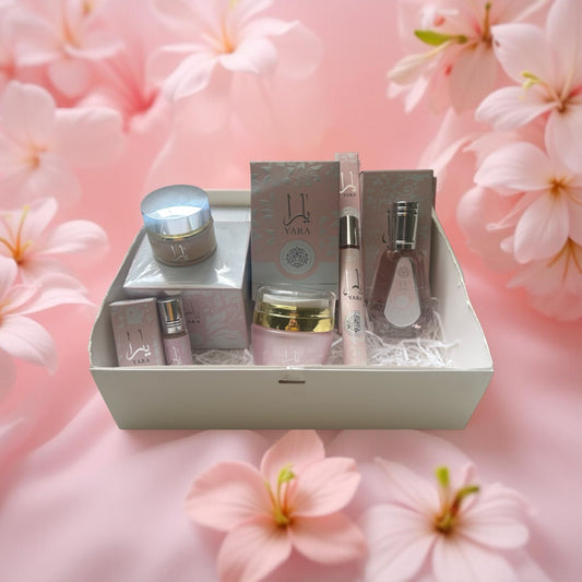 Coffret Yara Rose comprenant parfum, crème, vaseline parfumée et roll-on.