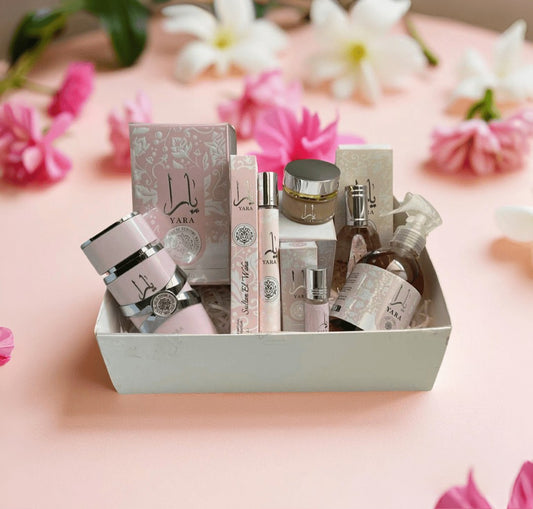 Box parfumée Yara Rose Dubai avec parfum 100ml, roll-on, spray intérieur, parfum de poche et vaseline parfumée – Coffret parfum floral et gourmand.