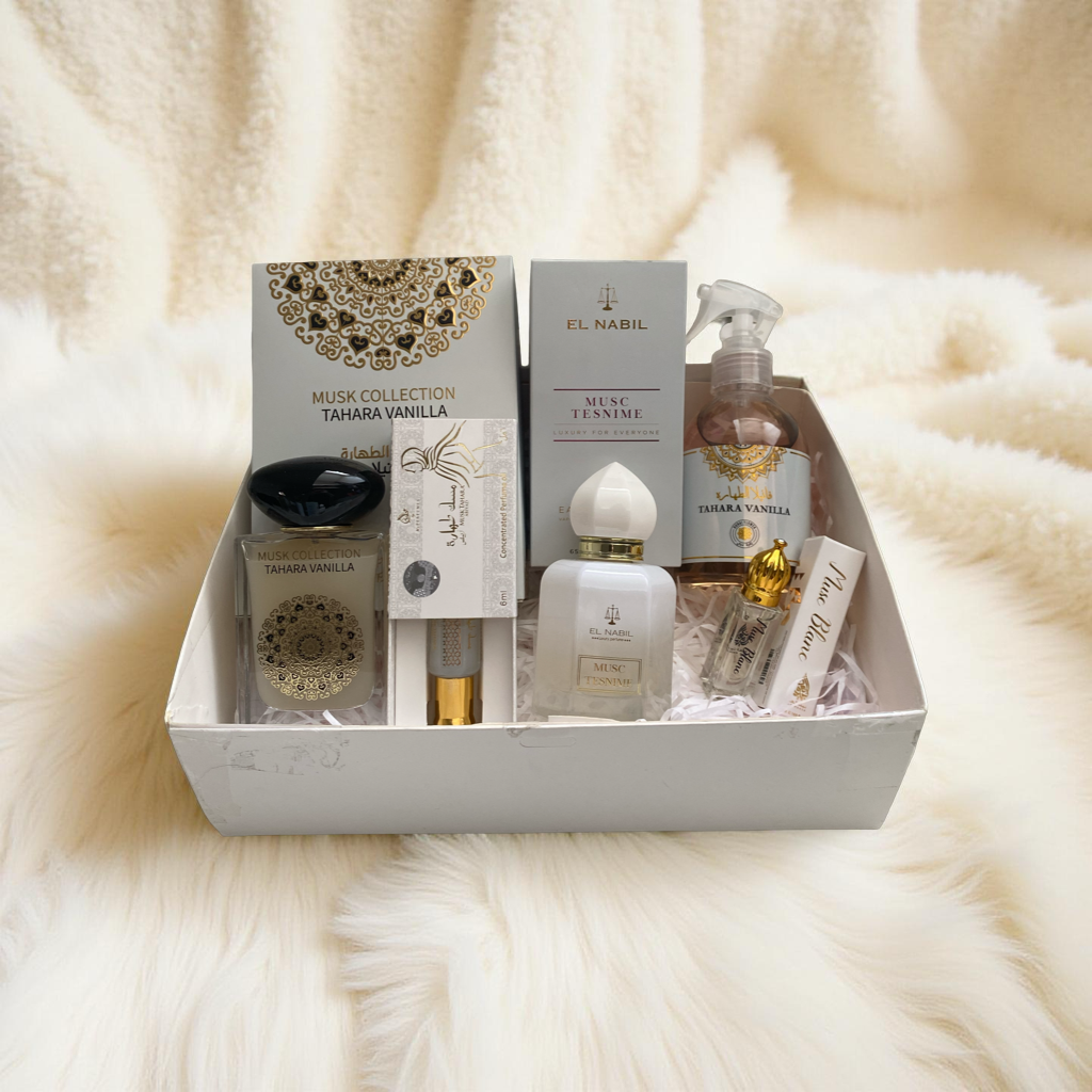 Box Tahara Vanilla sur fond beige cosy, ambiance douce et chaleureuse.