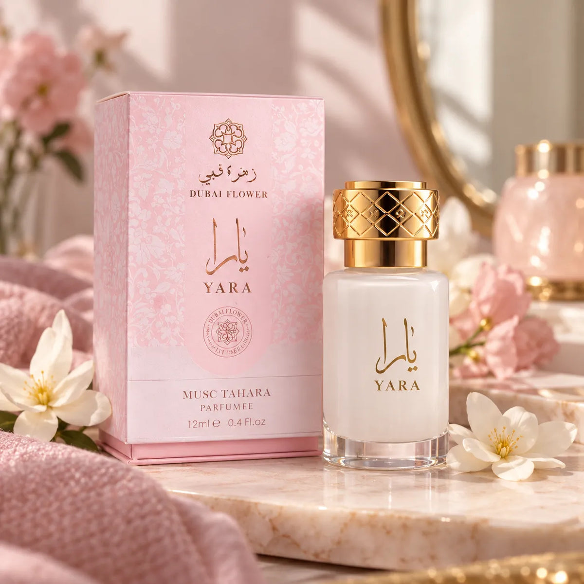 Musc Yara Rose Dubai Flower 12 ml avec coffret dans un décor rose élégant