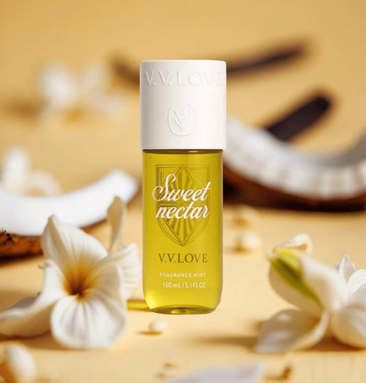 Brume parfumée Sweat Nectar 150 ml, notes noix de coco solaire, tiaré, vanille musquée, parfum doux et solaire pour corps, cheveux et vêtements.